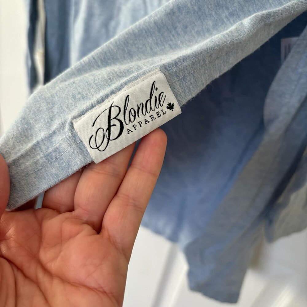 Blondie Apparel East End Sweater in light blue - Picture 2 of 5
